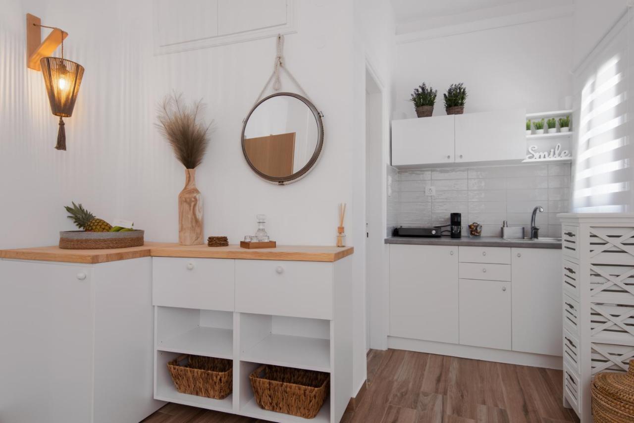 Miles Away Luxury Apartments Platis Gialos  Exterior foto